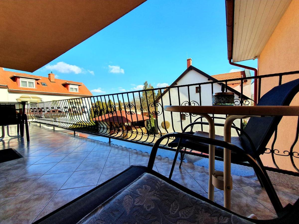 Eva Panzio Hotell Sárvár Exteriör bild
