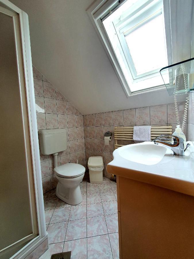 Eva Panzio Hotell Sárvár Exteriör bild