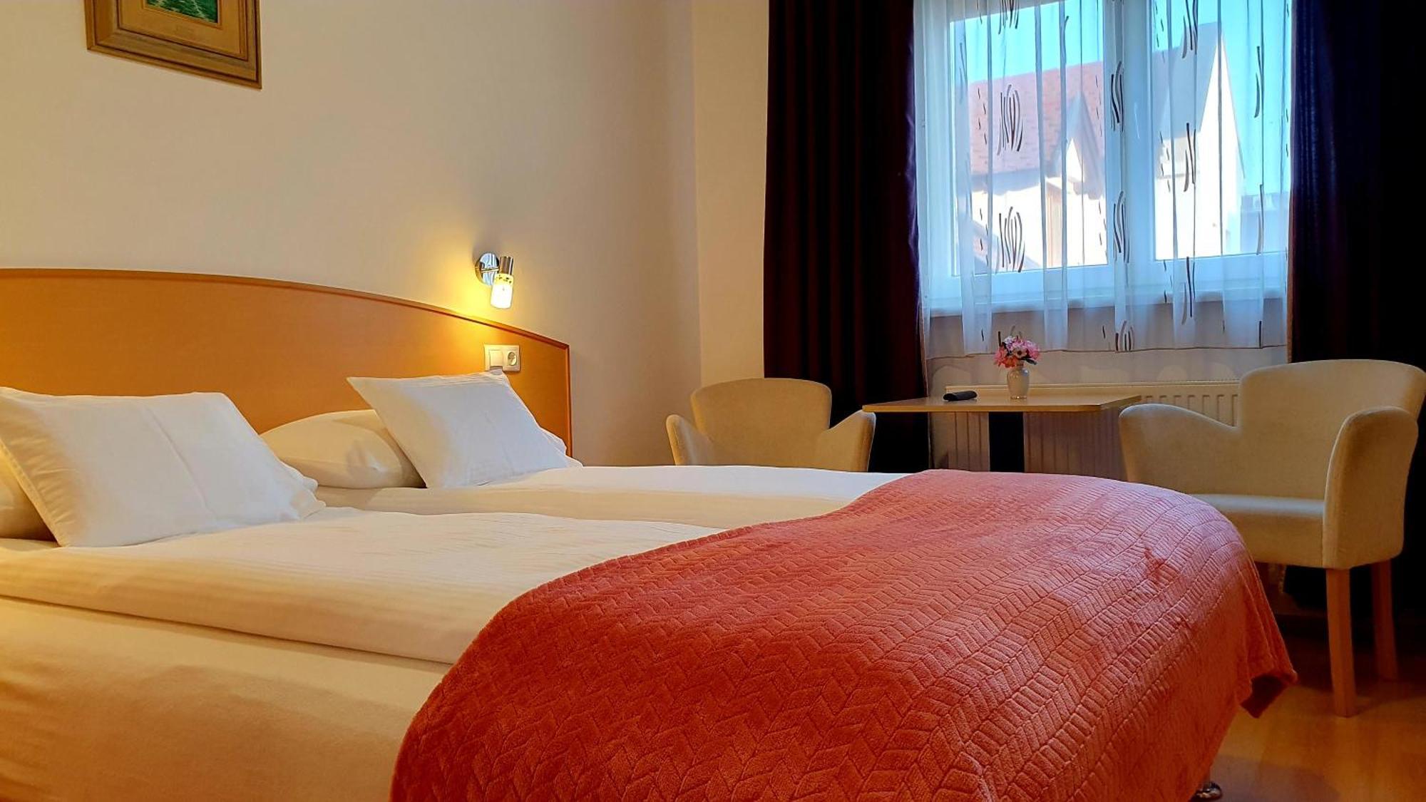 Eva Panzio Hotell Sárvár Exteriör bild