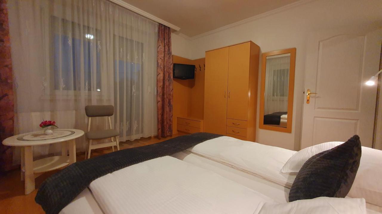 Eva Panzio Hotell Sárvár Exteriör bild