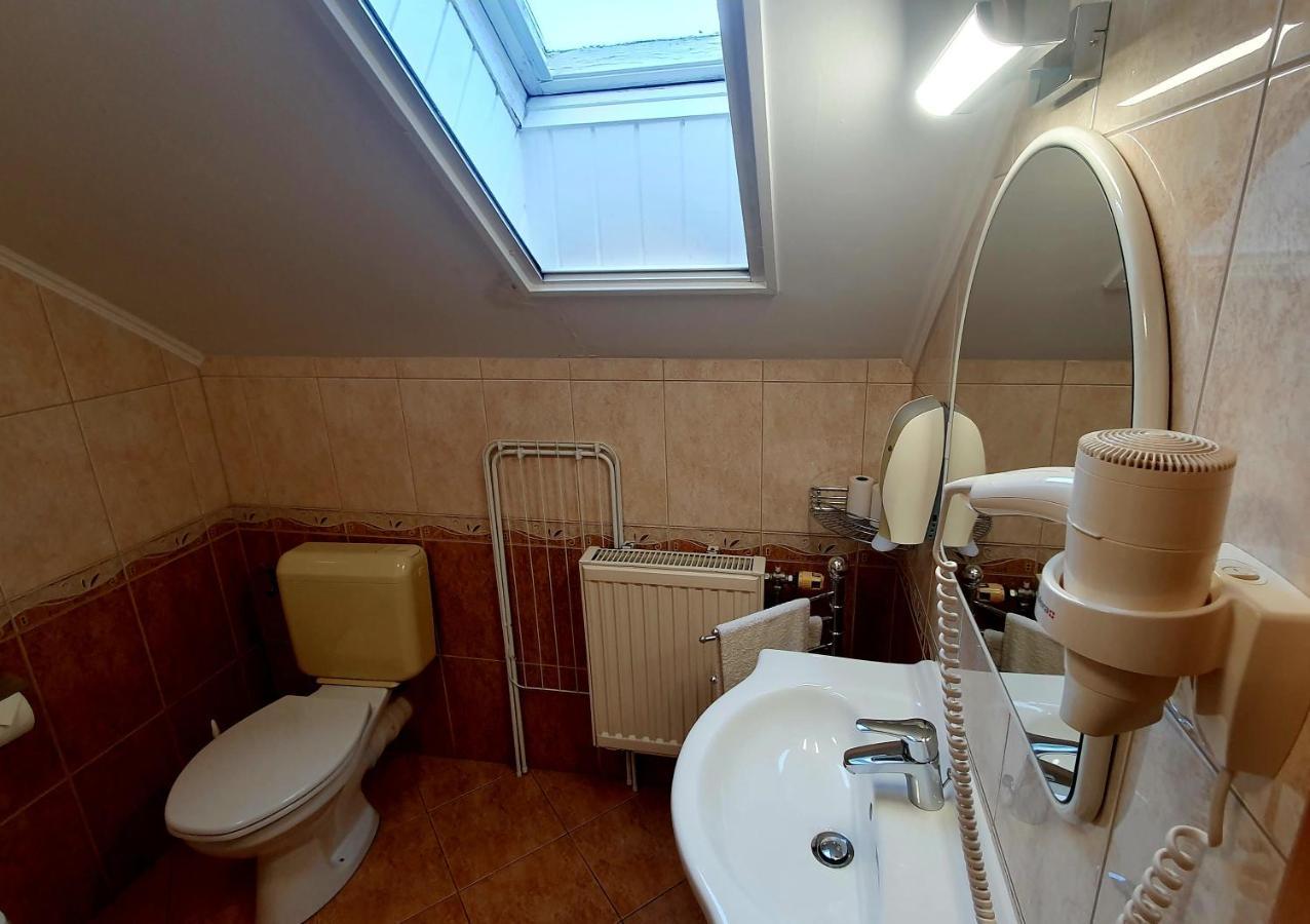 Eva Panzio Hotell Sárvár Exteriör bild