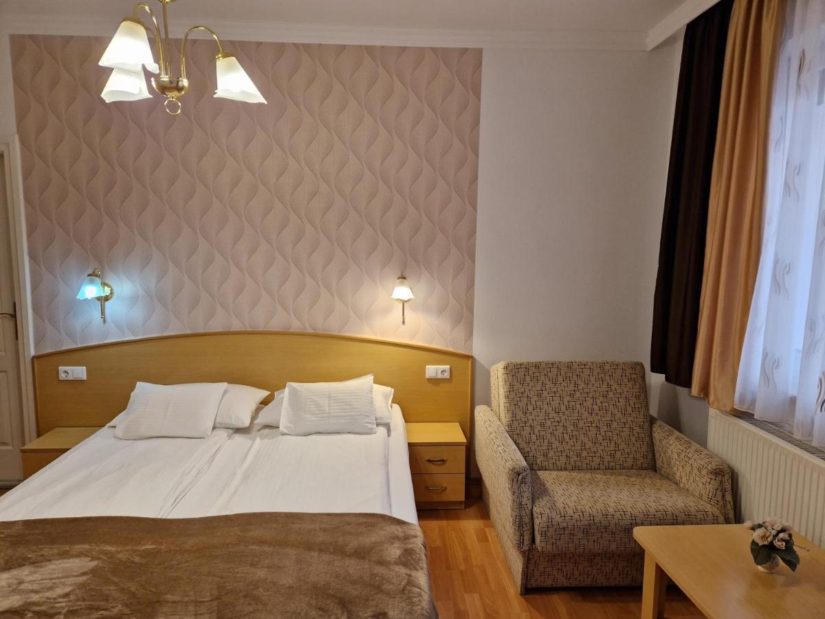 Eva Panzio Hotell Sárvár Exteriör bild