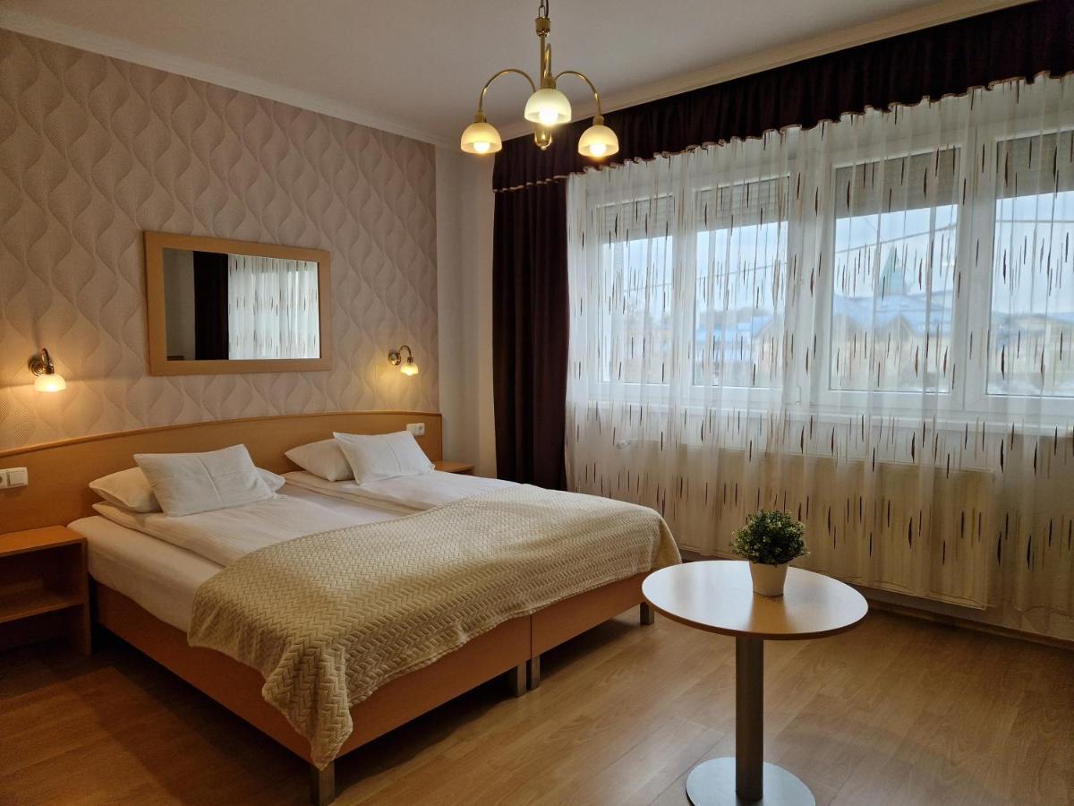 Eva Panzio Hotell Sárvár Exteriör bild