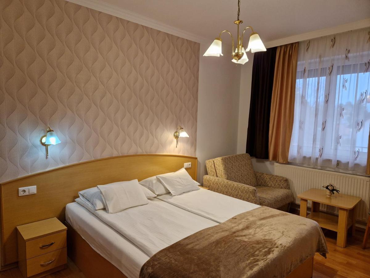 Eva Panzio Hotell Sárvár Exteriör bild